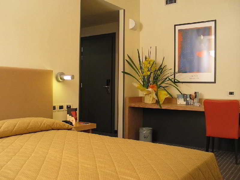 Jr Hotels Gigli Firenze กาเลนซาโน ภายนอก รูปภาพ